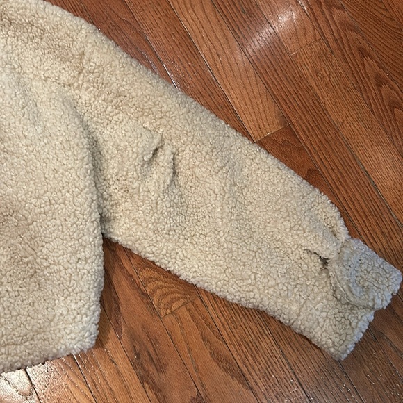 Lulus women’s coat size small. - Picture 8 of 8